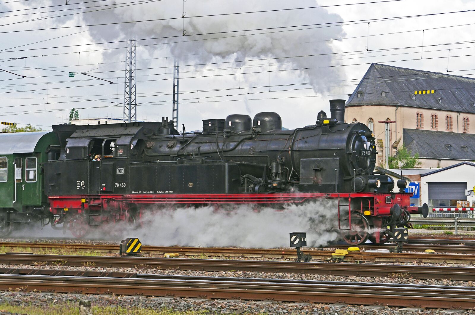 Panasonic Lumix DMC-GH3 sample photo. Steam locomotive, exit, full photography