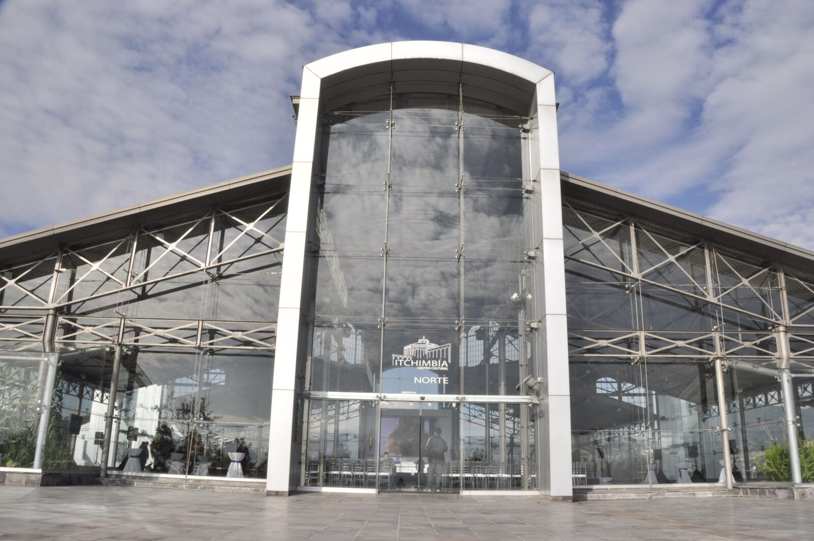 Nikon D90 sample photo. Cristal, palace, quito photography