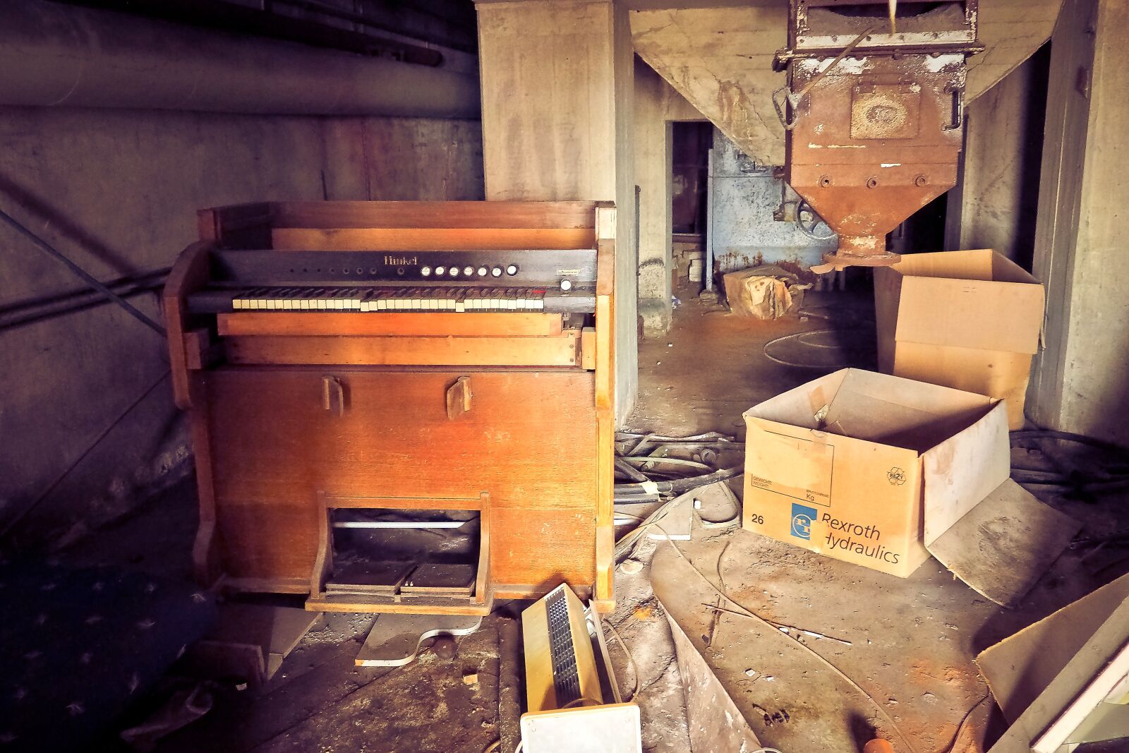 Olympus OM-D E-M10 sample photo. Lost places, keller, abandoned photography