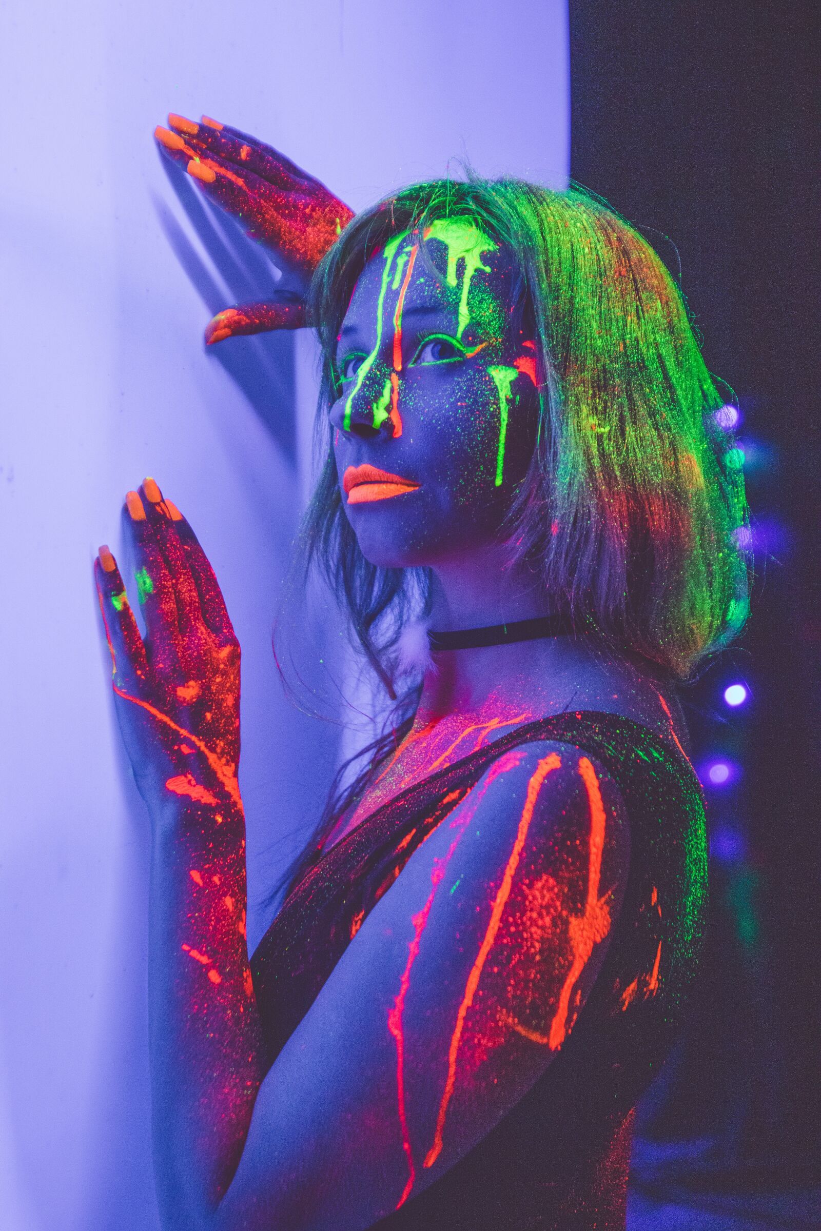 Canon EF 16-35mm F2.8L III USM sample photo. Neon, neon makeup, neon photography