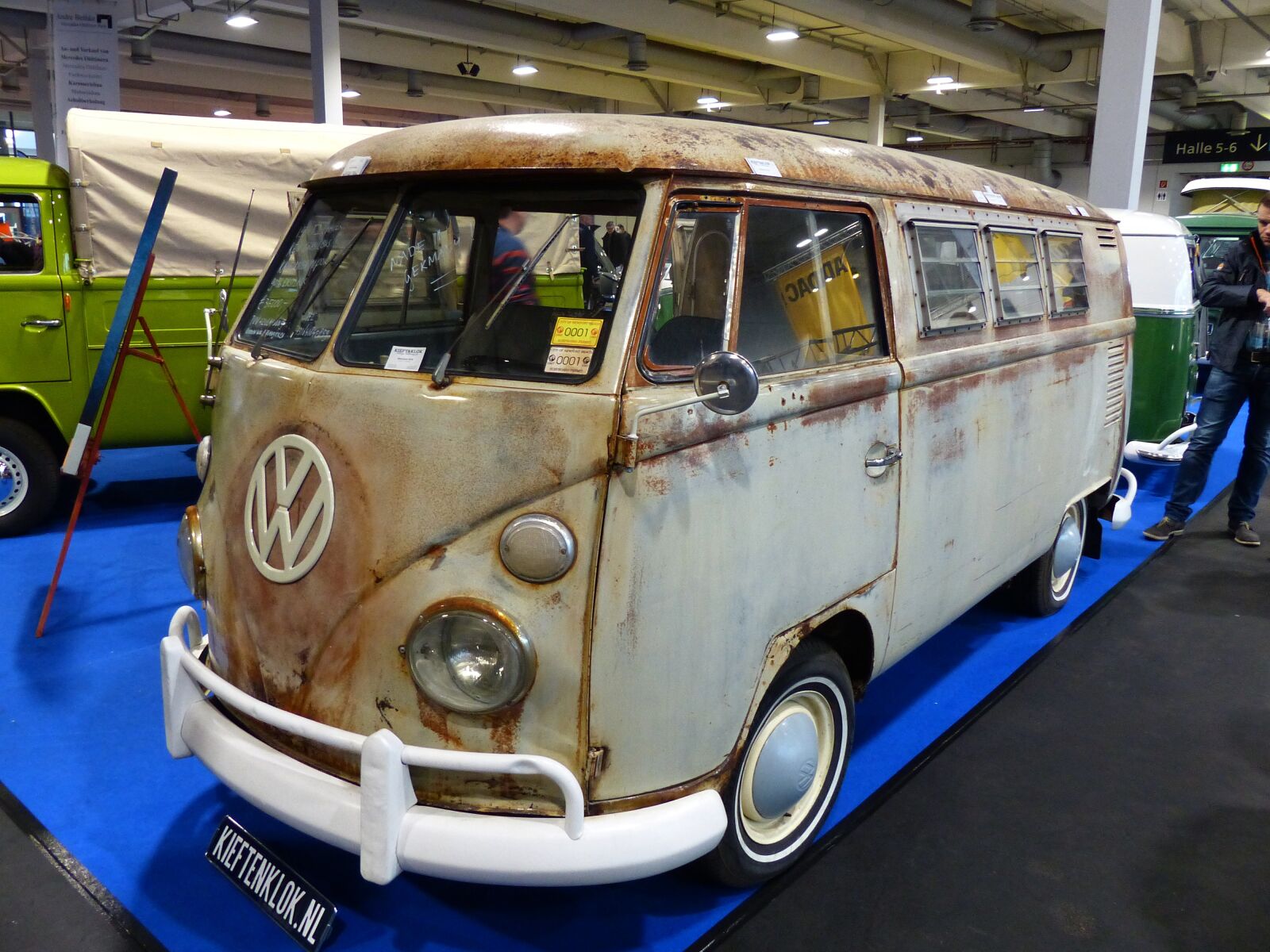 Panasonic Lumix DMC-FZ200 sample photo. Fair, exhibition, oldtimer photography