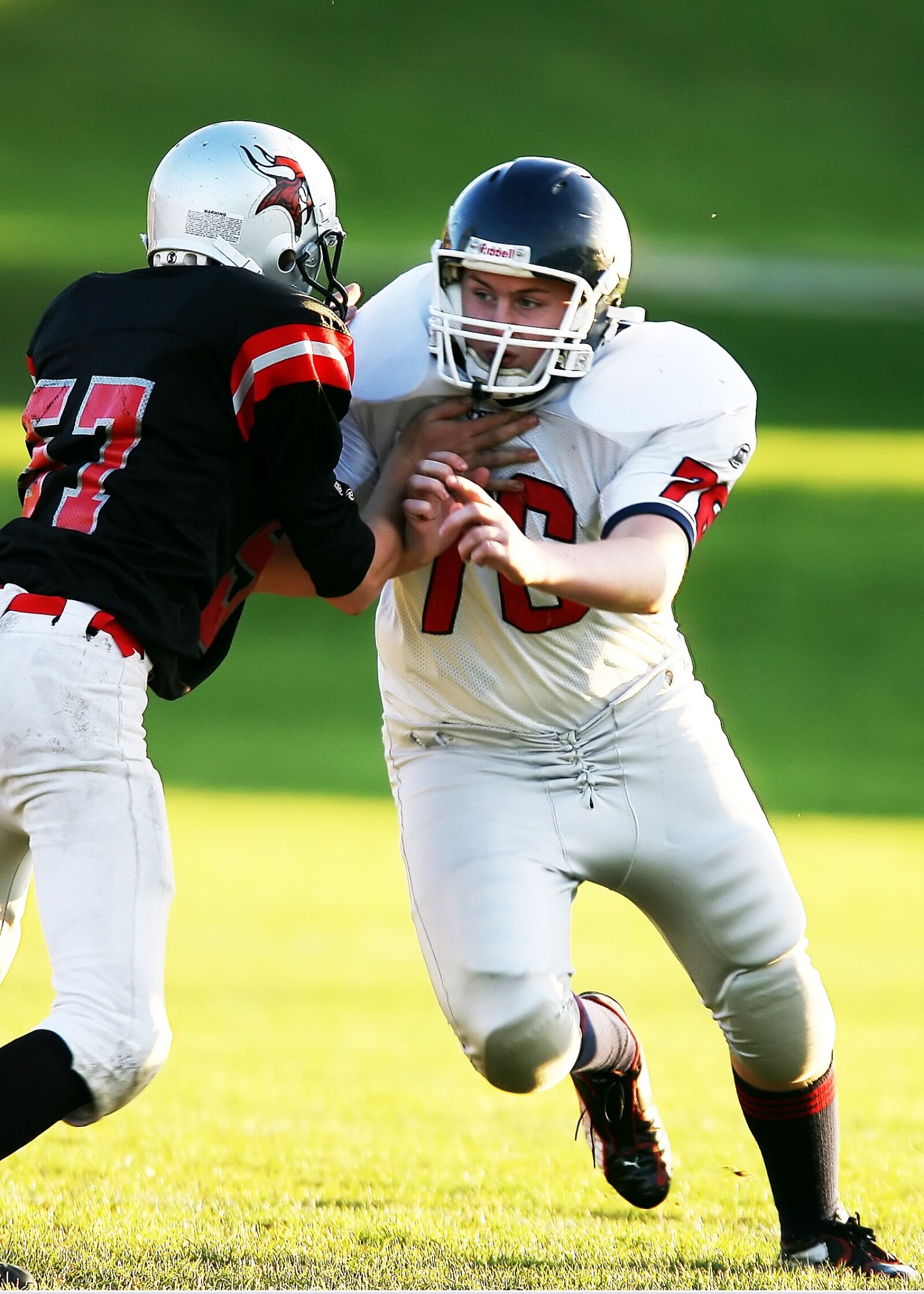 Canon EOS-1D Mark II N sample photo. Football, defense, high school photography