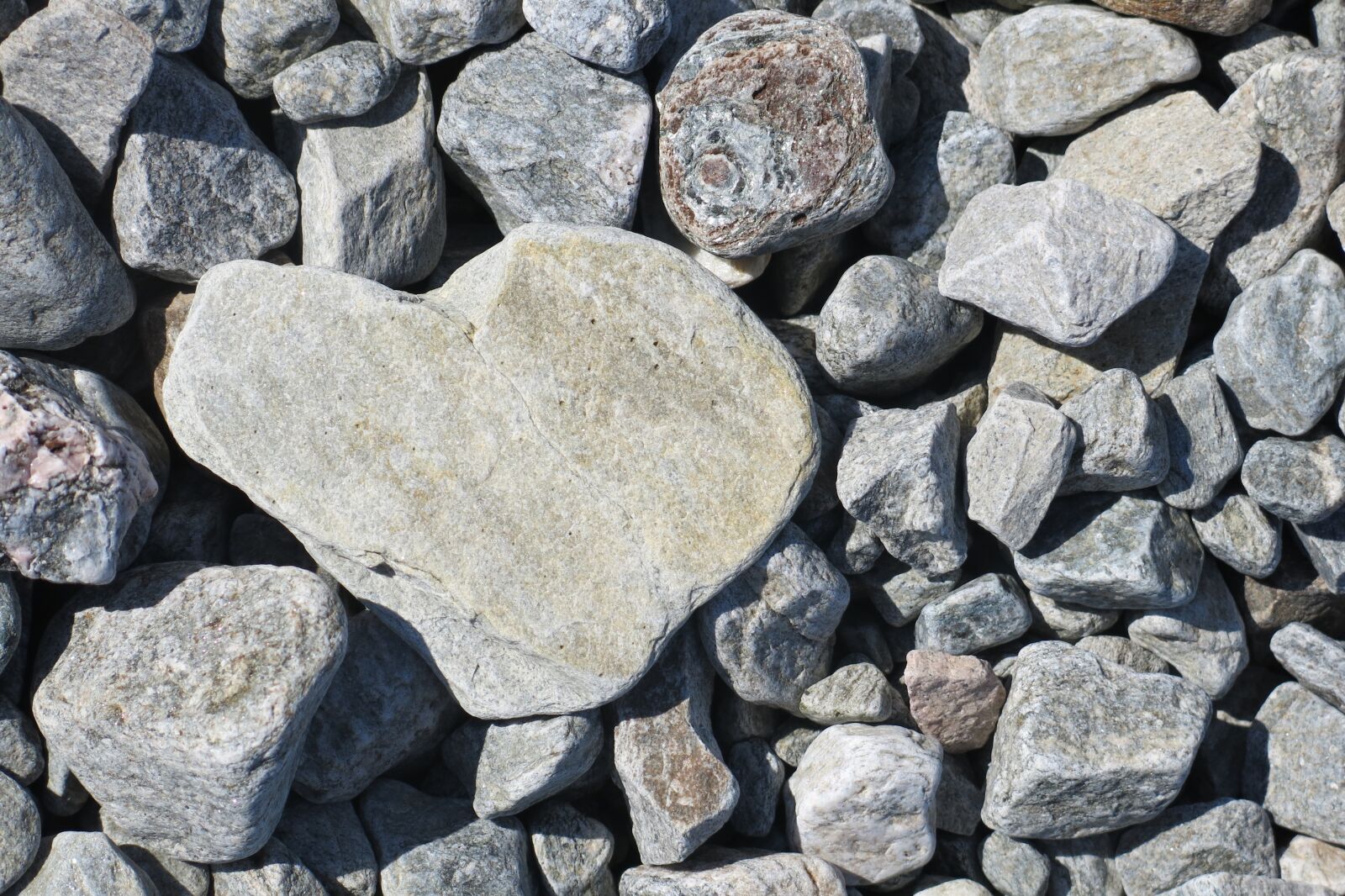 Canon PowerShot G15 sample photo. Stone, heart, sweden photography