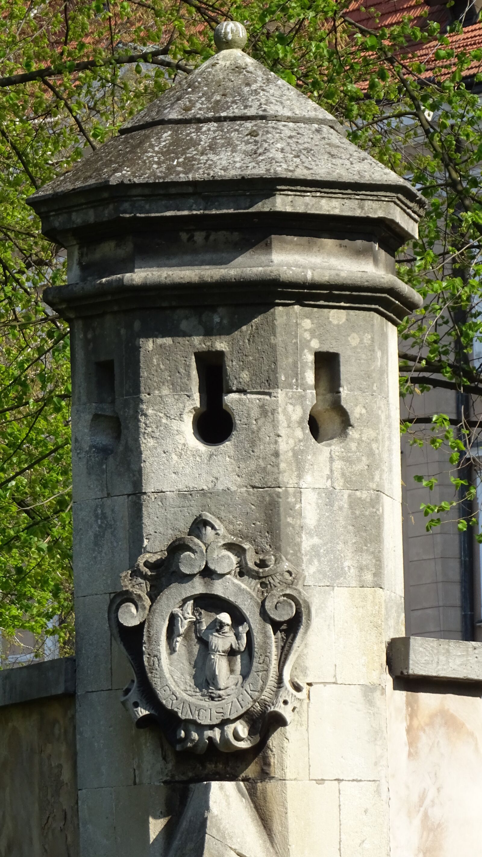 Sony DSC-HX60 sample photo. Turret, lake dusia, castle photography