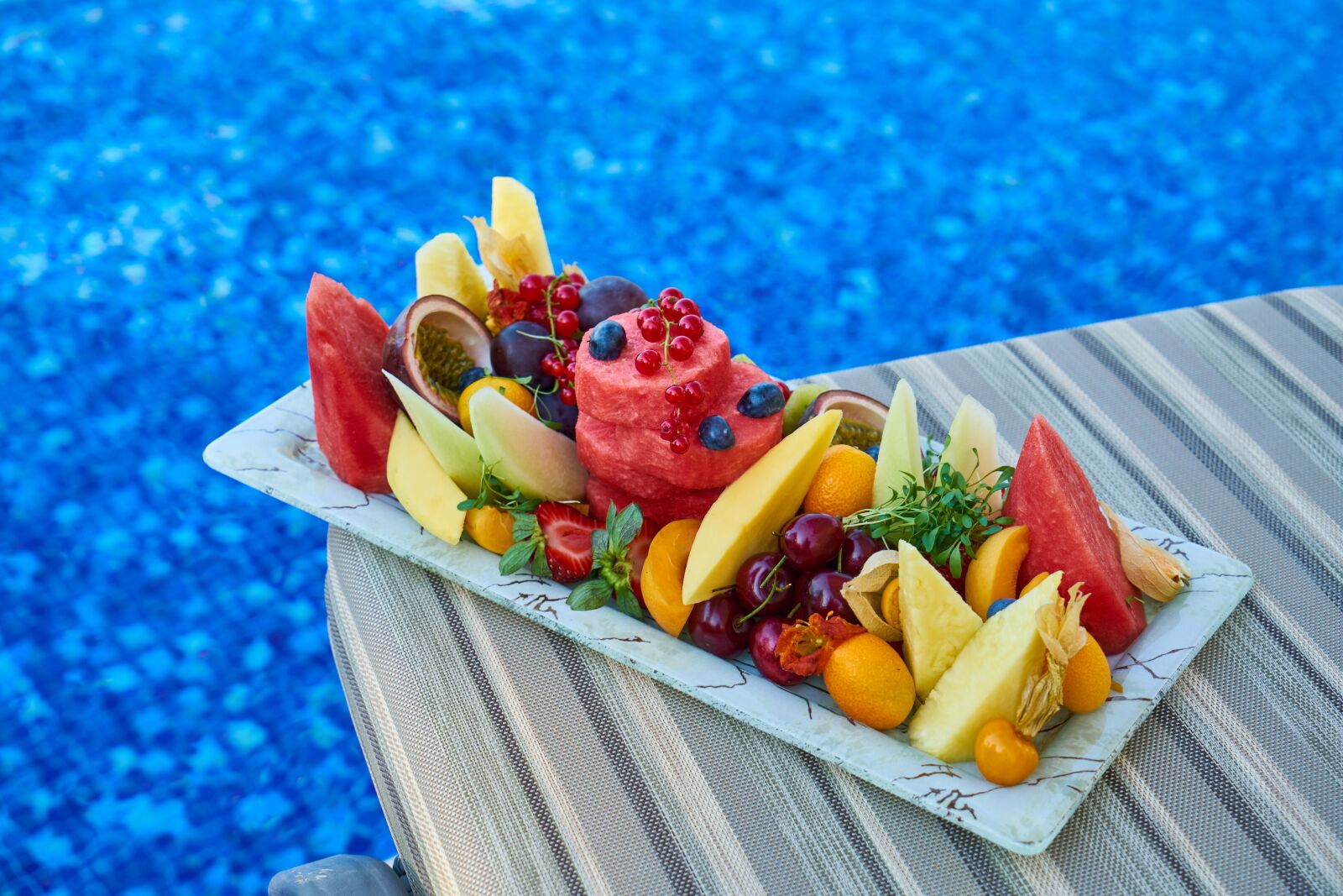 Sony a7R II sample photo. Pool, fruit, health photography