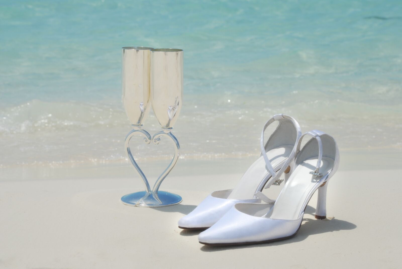 Nikon D80 sample photo. Bridal shoes, wedding glasses photography
