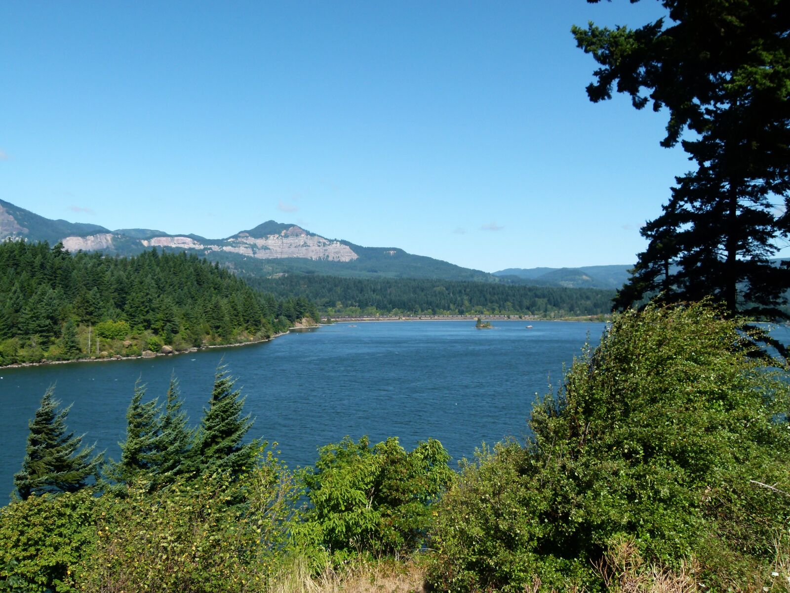 Panasonic Lumix DMC-FZ100 sample photo. Columbia river, landscape, nature photography