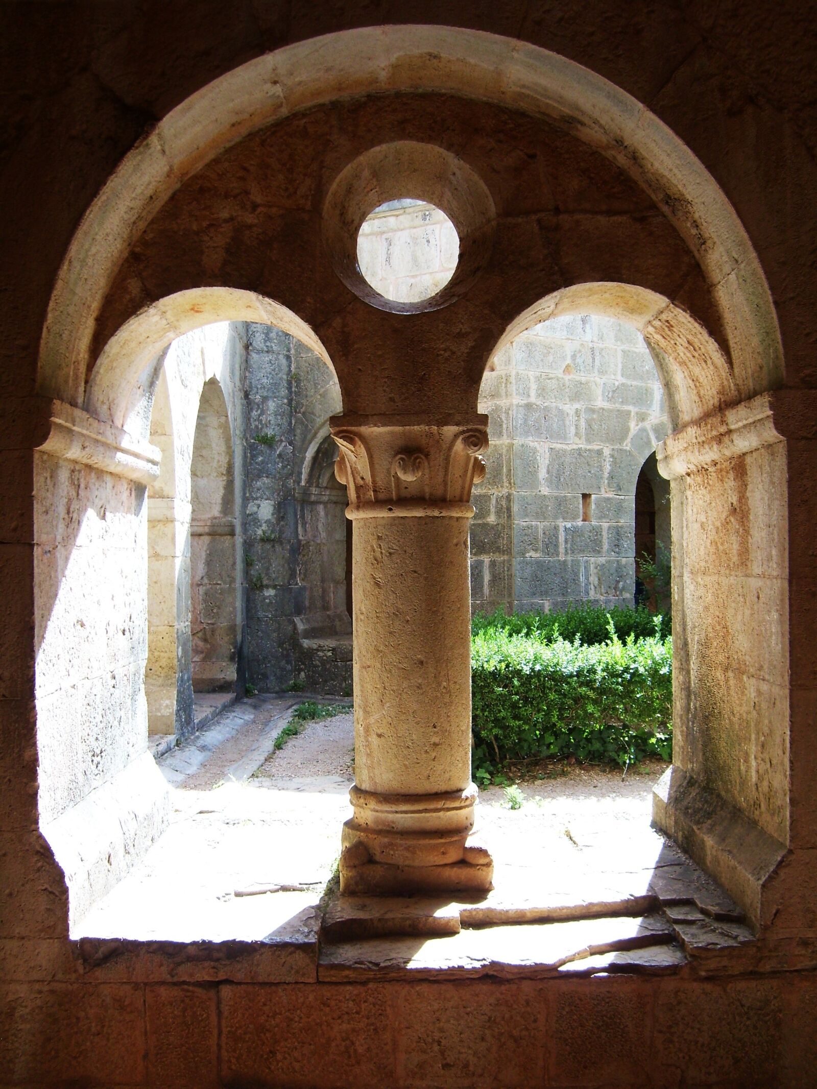 Samsung L700 sample photo. Alcove, ark, church photography
