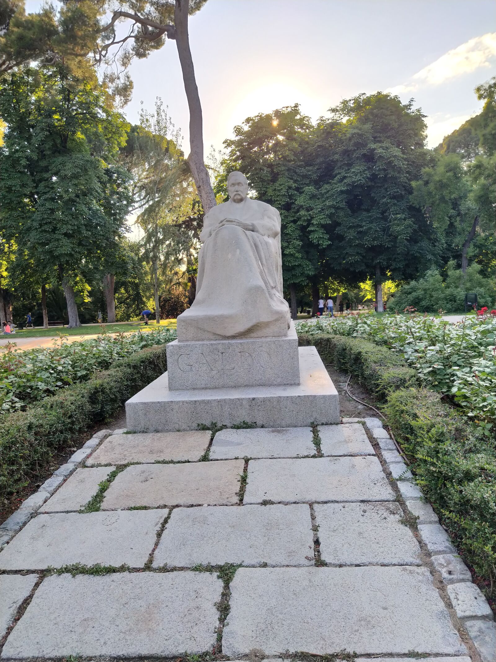 Xiaomi Mi A3 sample photo. Statue, galdós, removal photography