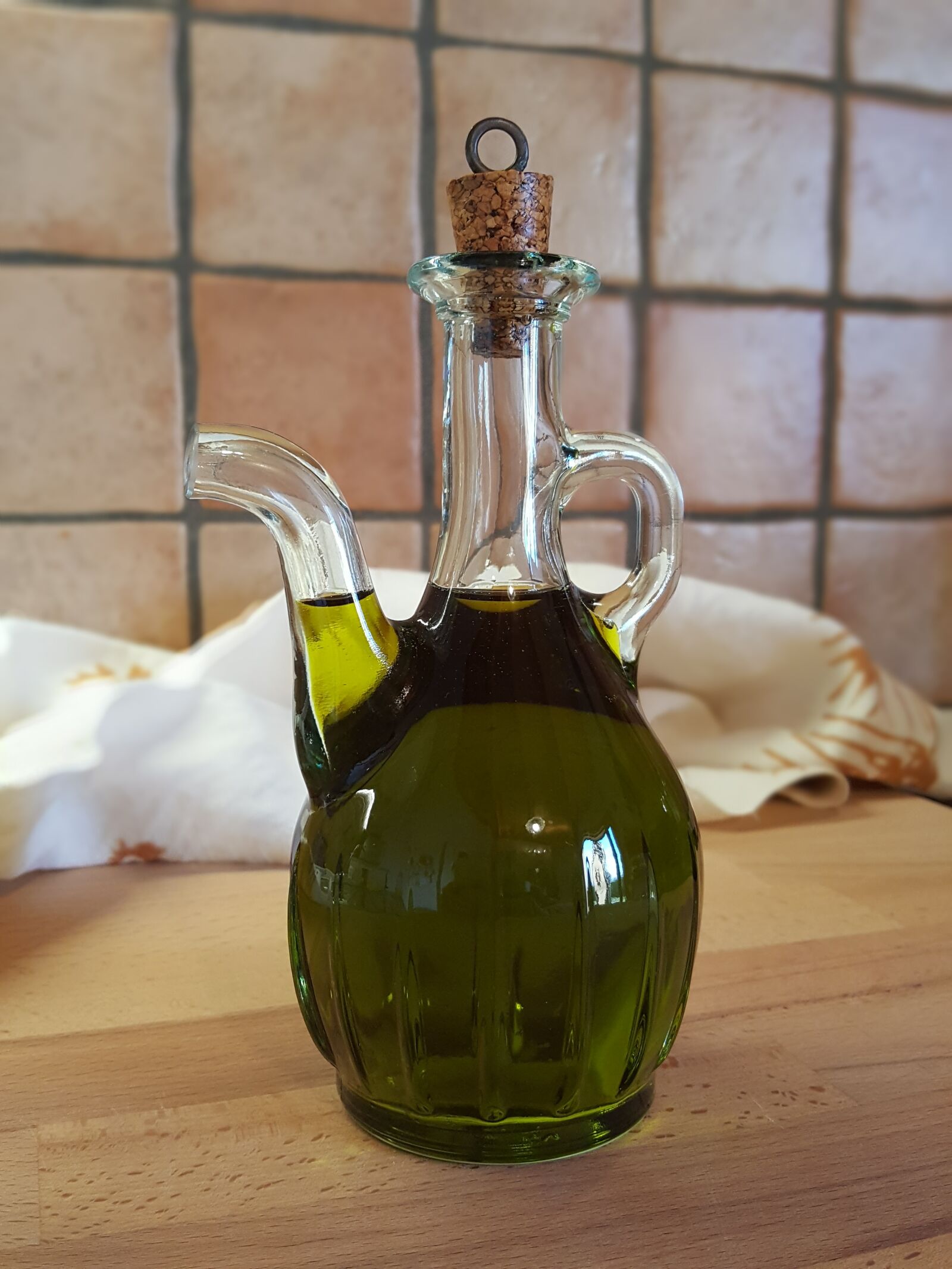Samsung Galaxy S6 sample photo. Extra virgin olive oil photography