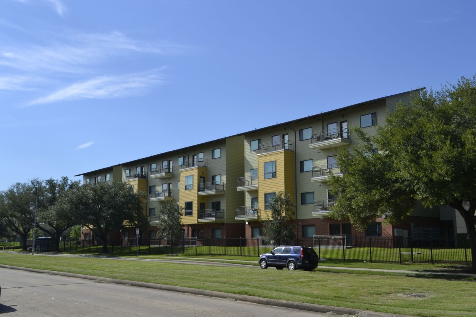 Nikon D3100 sample photo. Houston texas apartment complex photography