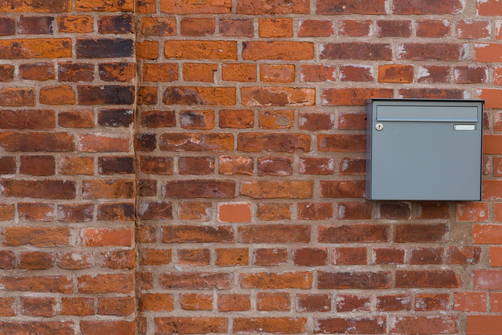 Canon EF 24-105mm F4L IS USM sample photo. Urban, house, brick photography