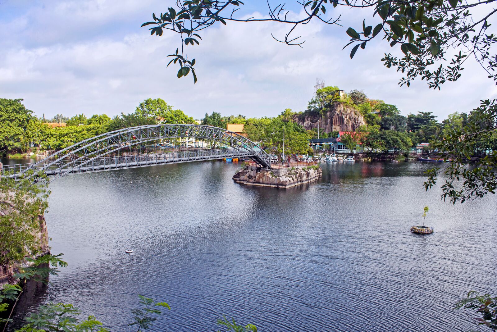 Canon EOS 500D (EOS Rebel T1i / EOS Kiss X3) sample photo. Lake, travel, vietnam photography