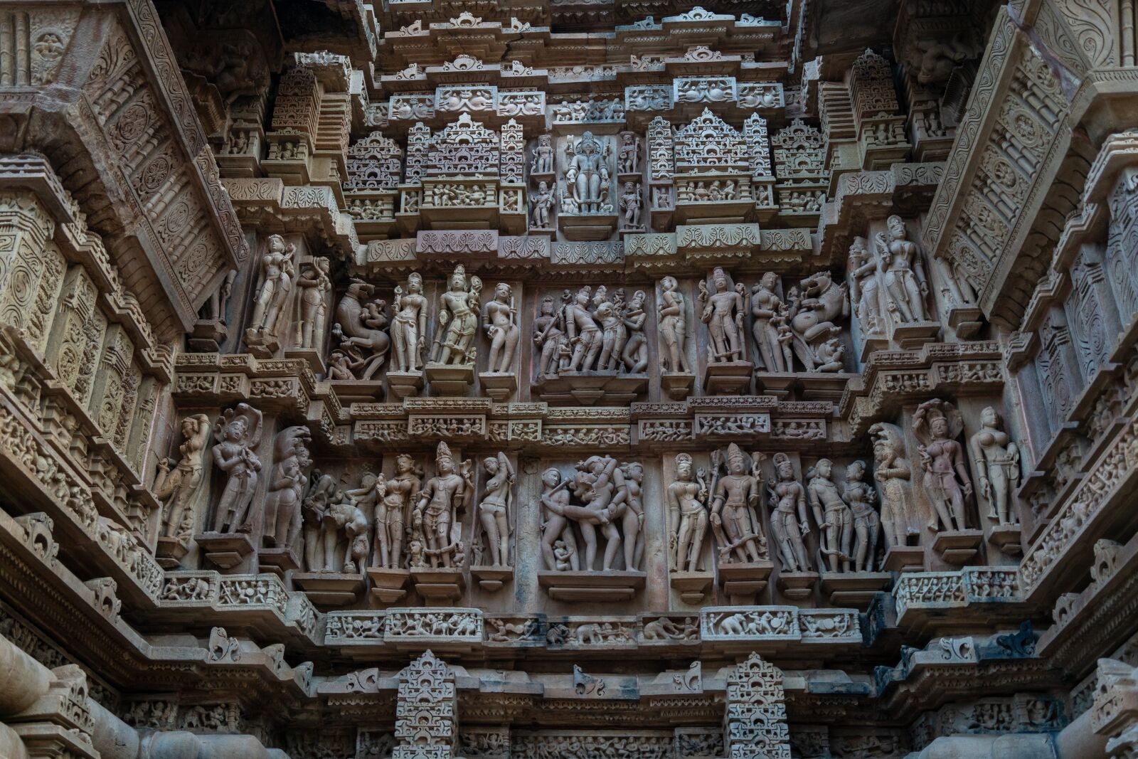Sony a7R II + Samyang AF 35mm F2.8 FE sample photo. India, sculpture, temple photography