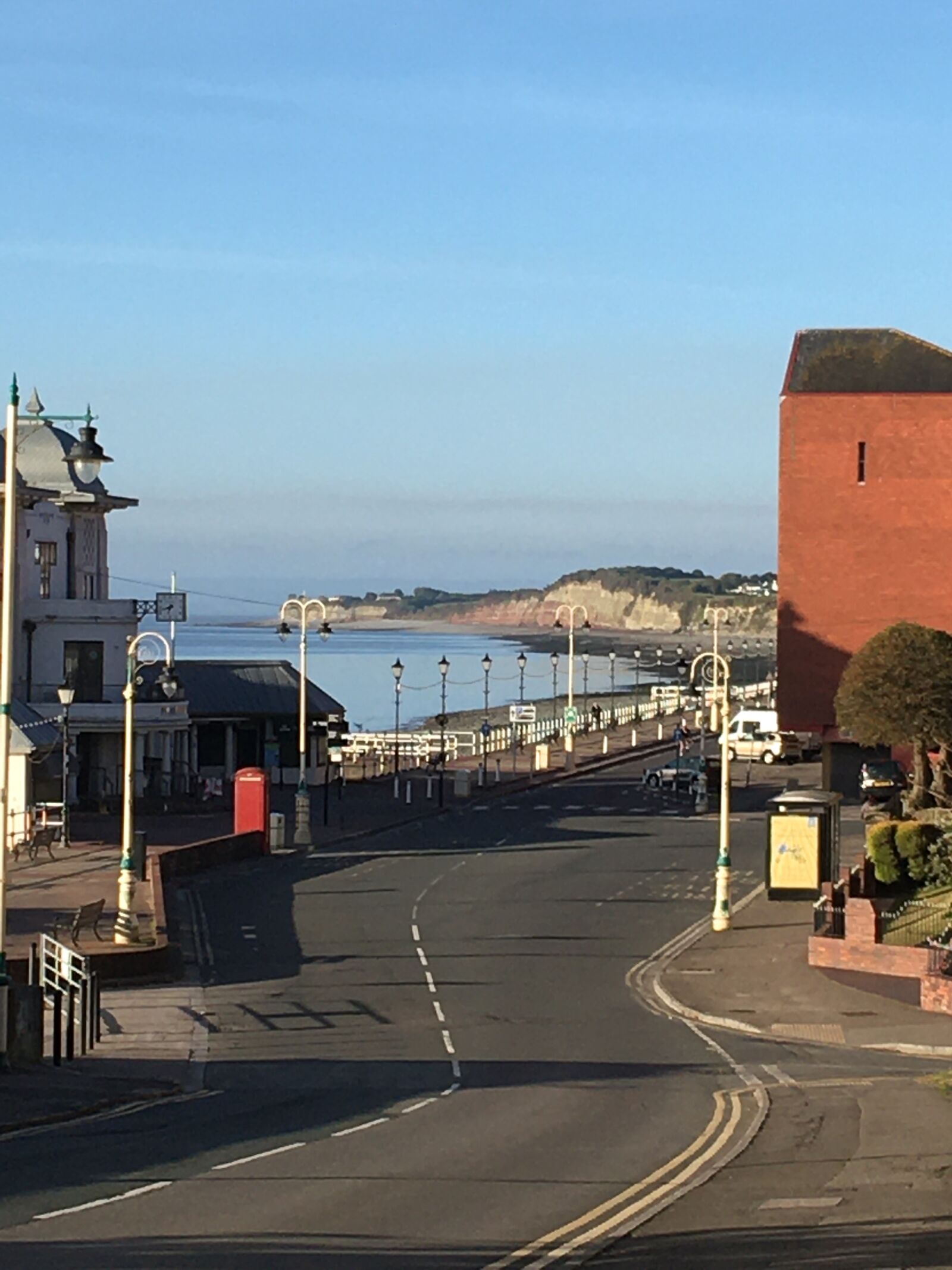 iPhone 6s Plus back camera 4.15mm f/2.2 sample photo. Penarth, seafront, beach photography