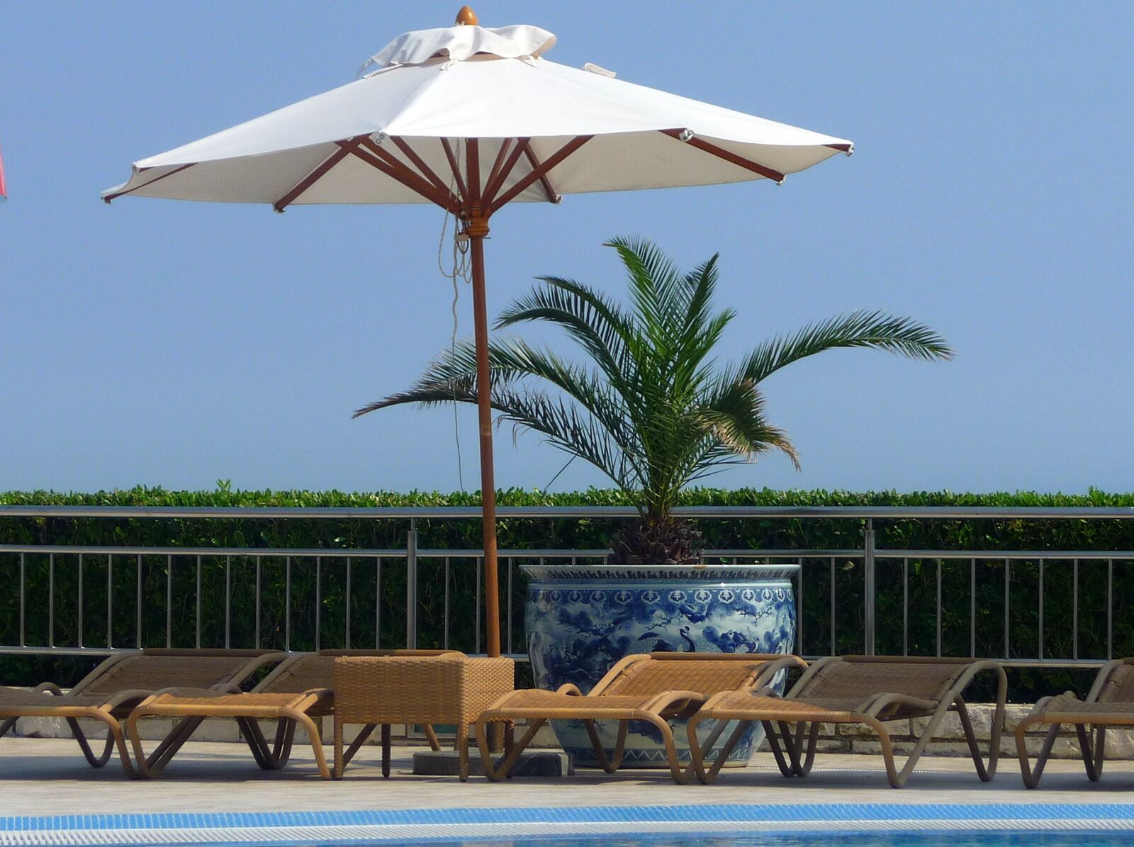 Panasonic Lumix DMC-TZ4 sample photo. Beach, holiday, sunshine photography