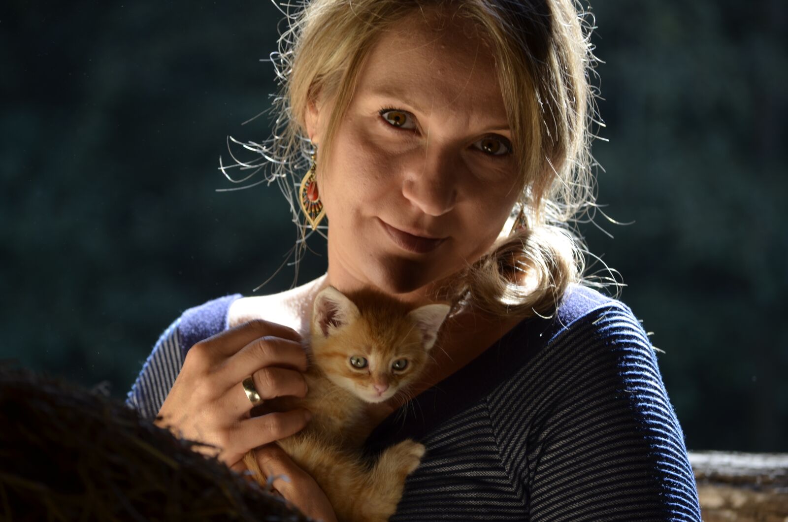 Nikon D5100 sample photo. Woman, love for animals photography