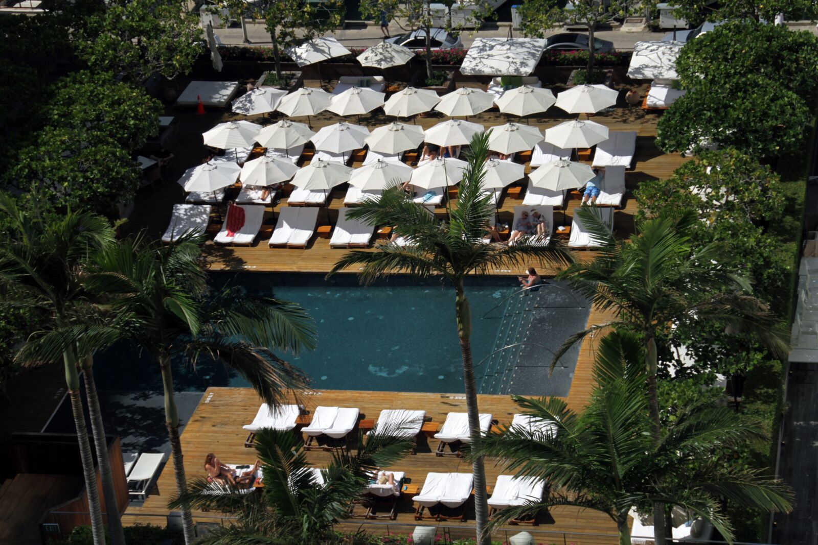 Canon EOS 7D sample photo. Swimming pool, hotel, pool photography