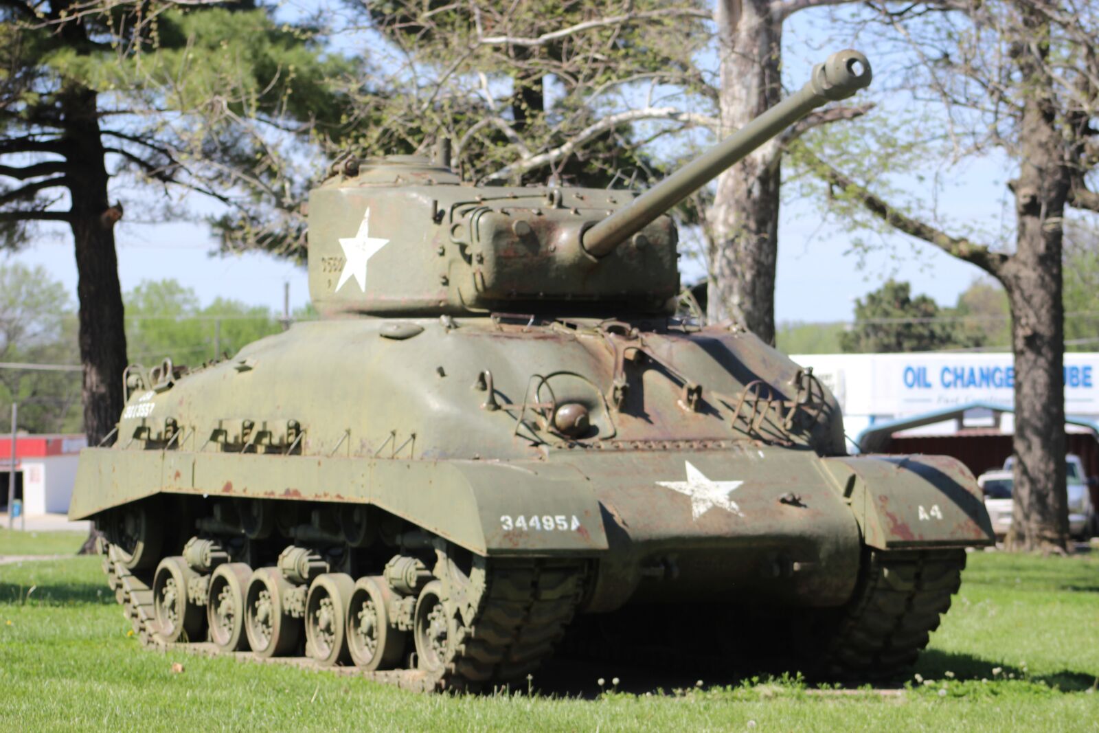 Canon EF75-300mm f/4-5.6 sample photo. War, tank, battle photography