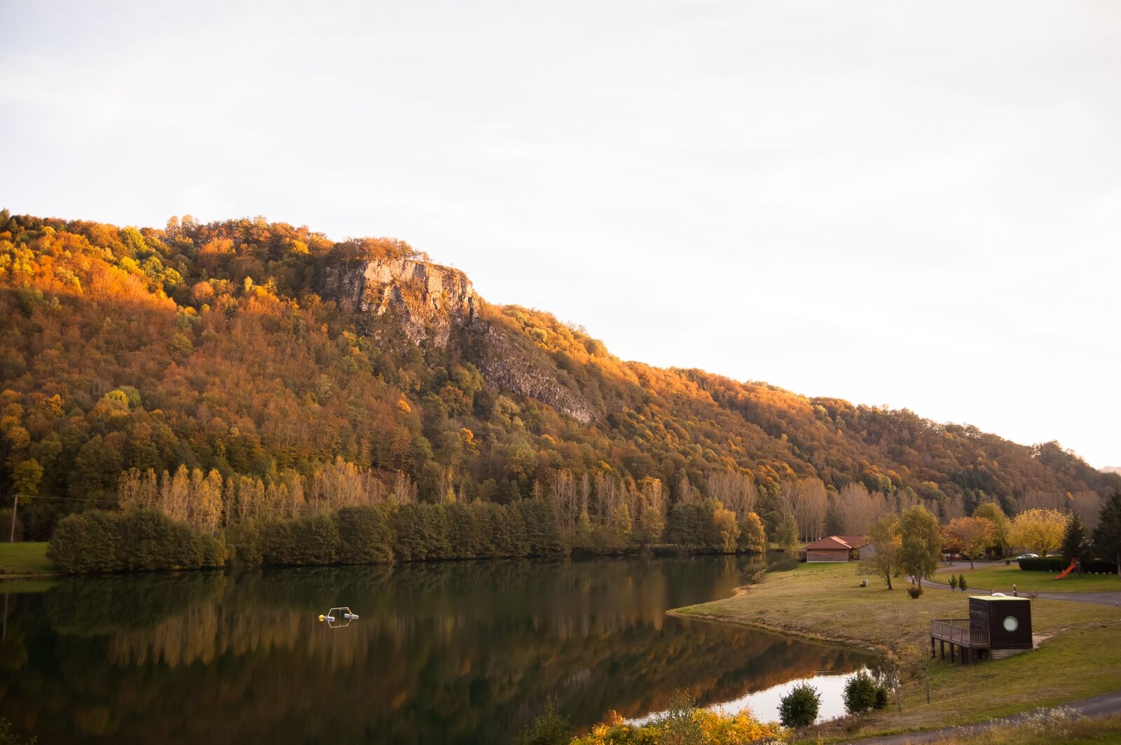 Nikon D40 sample photo. Cantal, lake, reflection photography