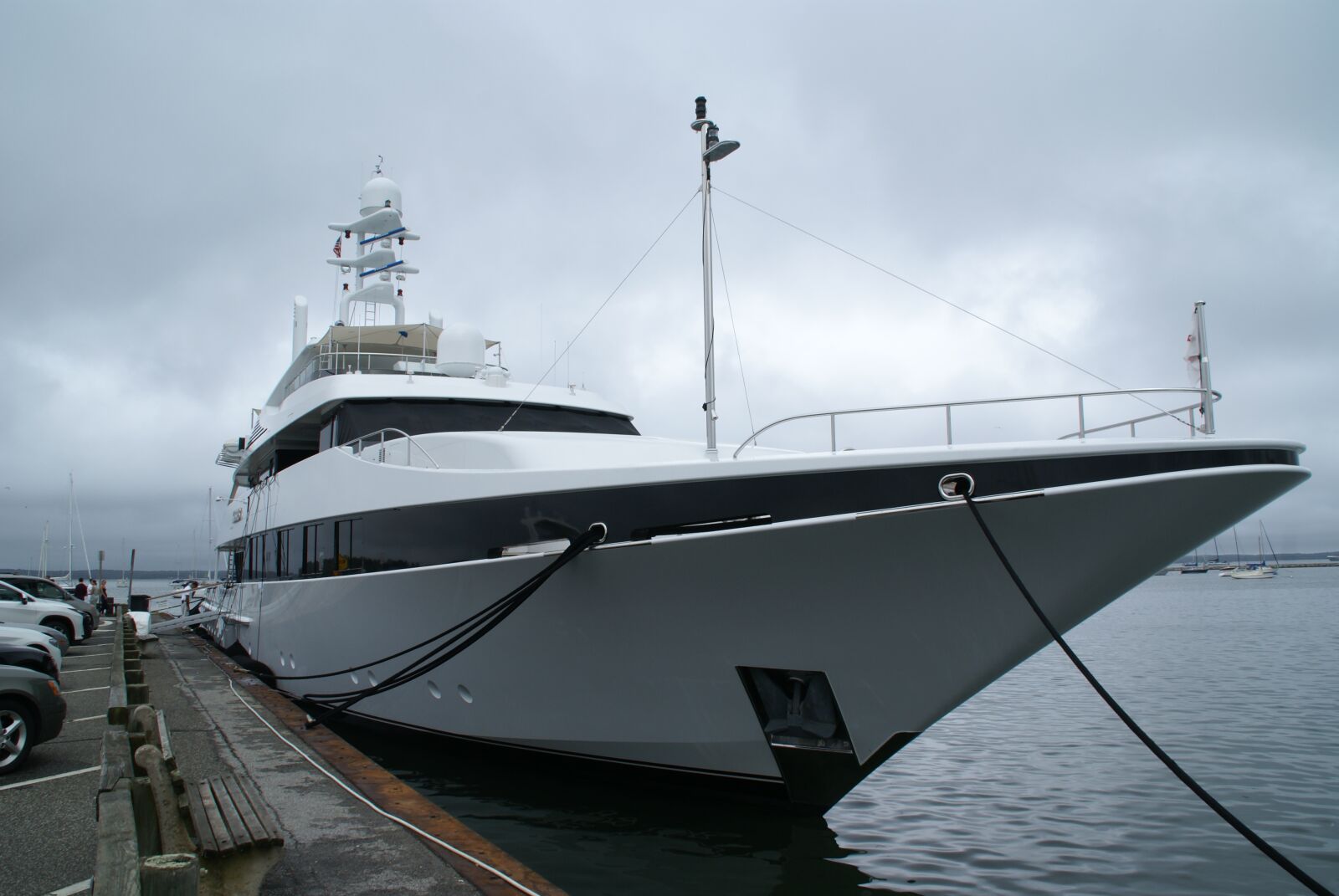 Sony Alpha DSLR-A100 sample photo. Yacht, boats, luxury photography