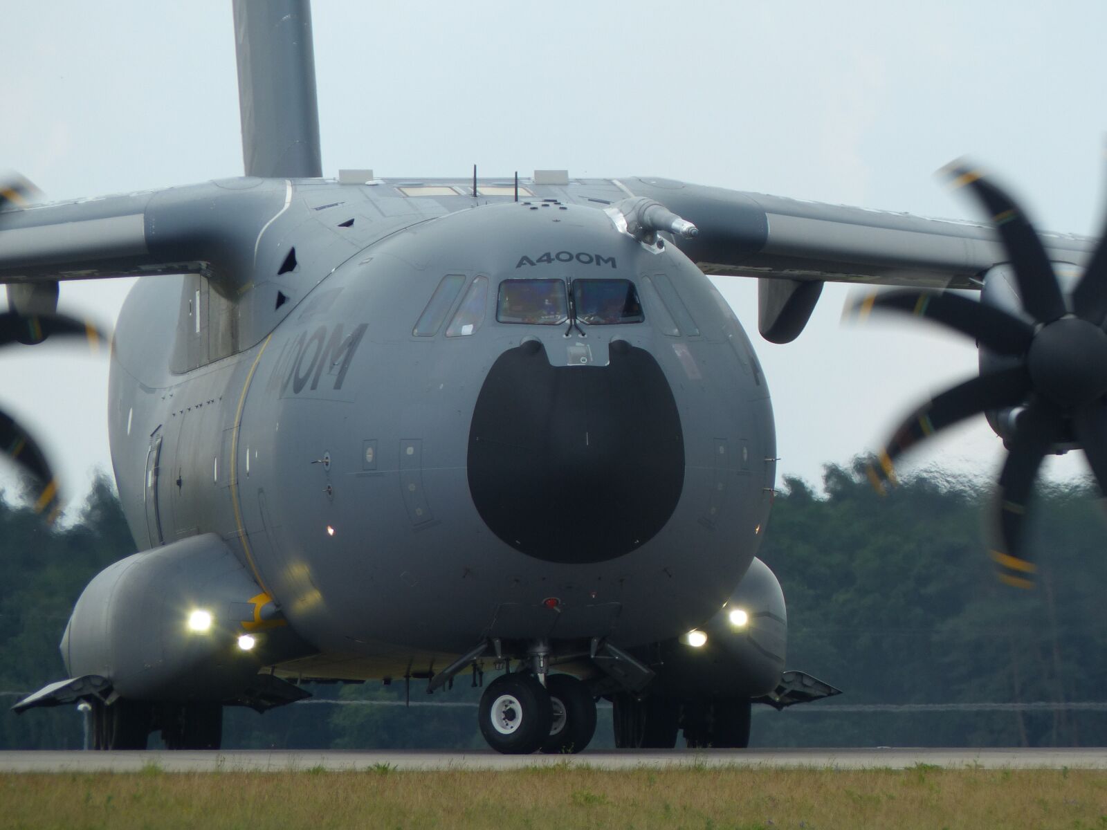 Panasonic Lumix DMC-FZ200 sample photo. Airbus, aircraft, departure photography