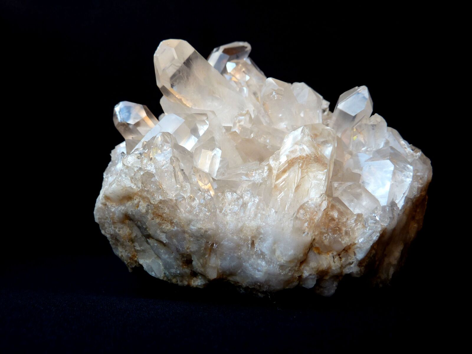 Panasonic Lumix DMC-ZS7 (Lumix DMC-TZ10) sample photo. Rock crystal, clear to photography