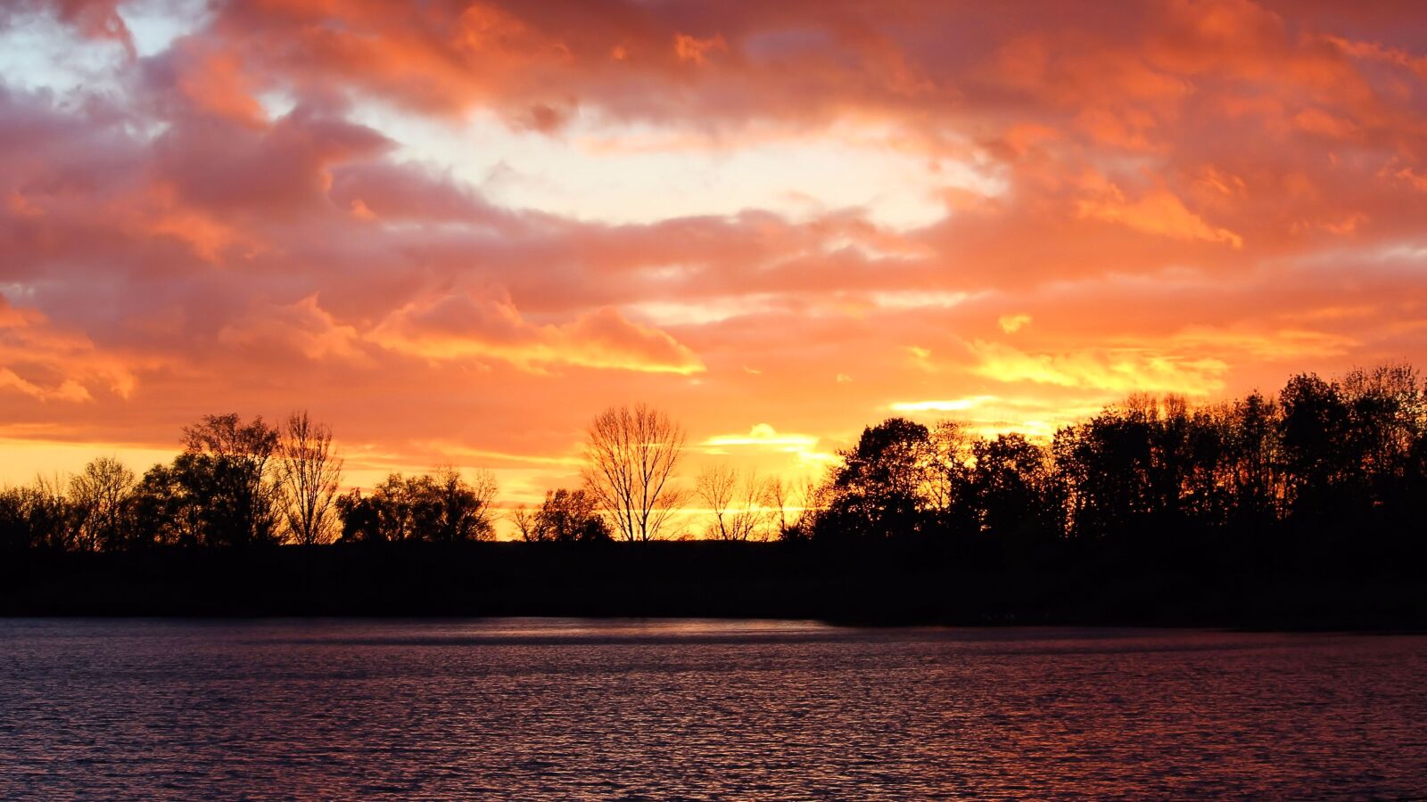 Canon EF-S 55-250mm F4-5.6 IS II sample photo. Sunset, afterglow, evening sky photography