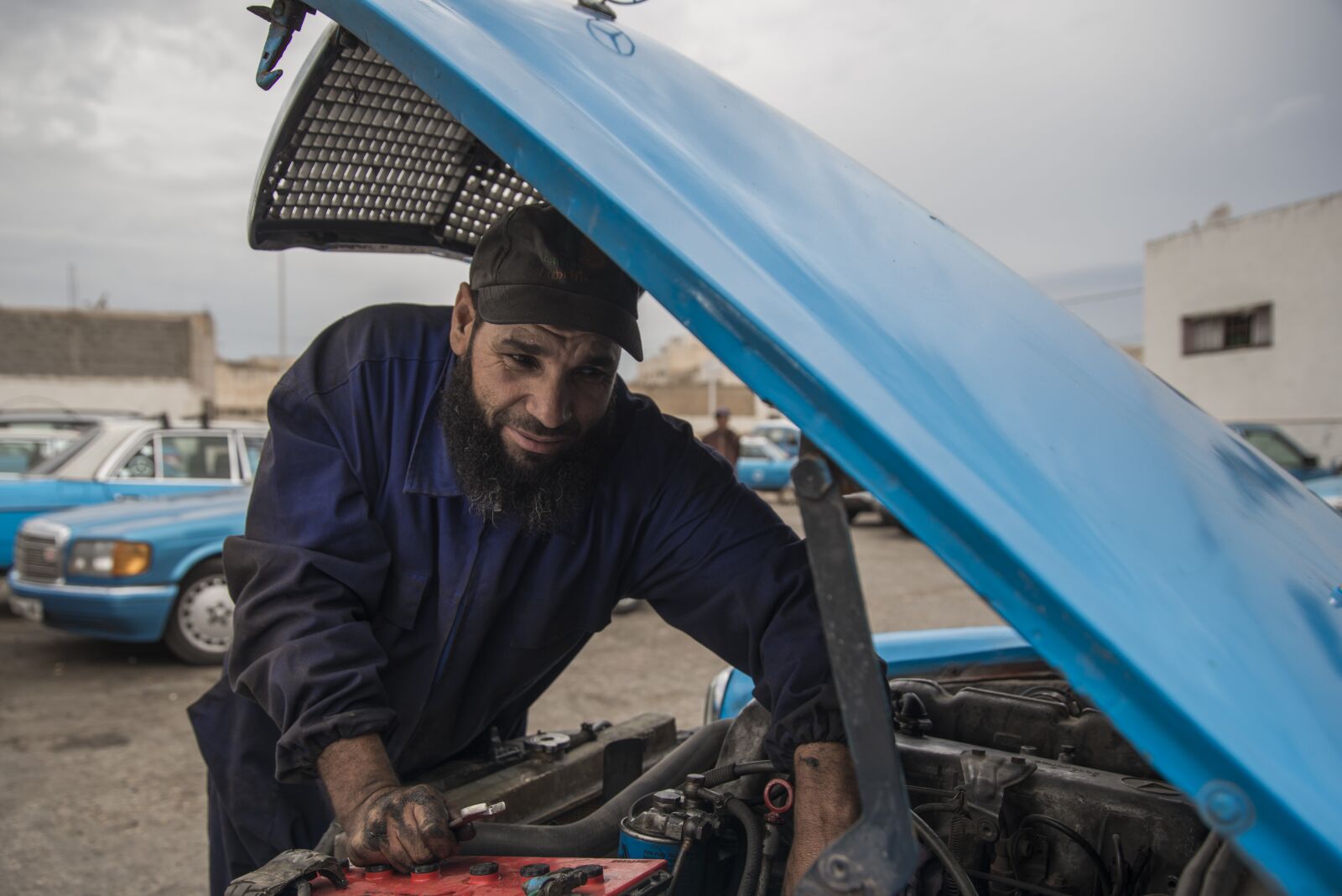 Nikon D800 sample photo. Mechanic, mercedes, blue photography