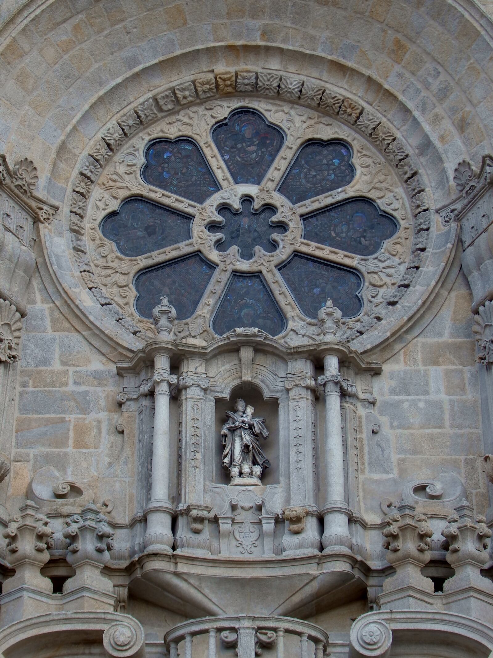 Olympus SH-60 sample photo. Rosette, cathedral, porto photography