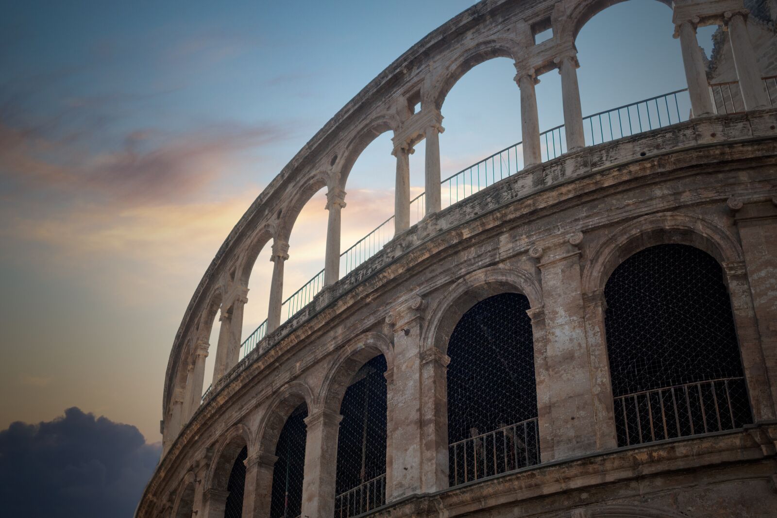 Canon EOS 100D (EOS Rebel SL1 / EOS Kiss X7) sample photo. Amphitheater, spain, architecture photography