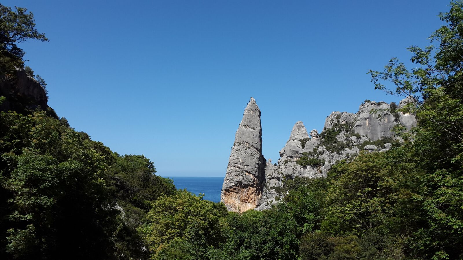 Samsung Galaxy Alpha sample photo. Aguglia di goloritz photography
