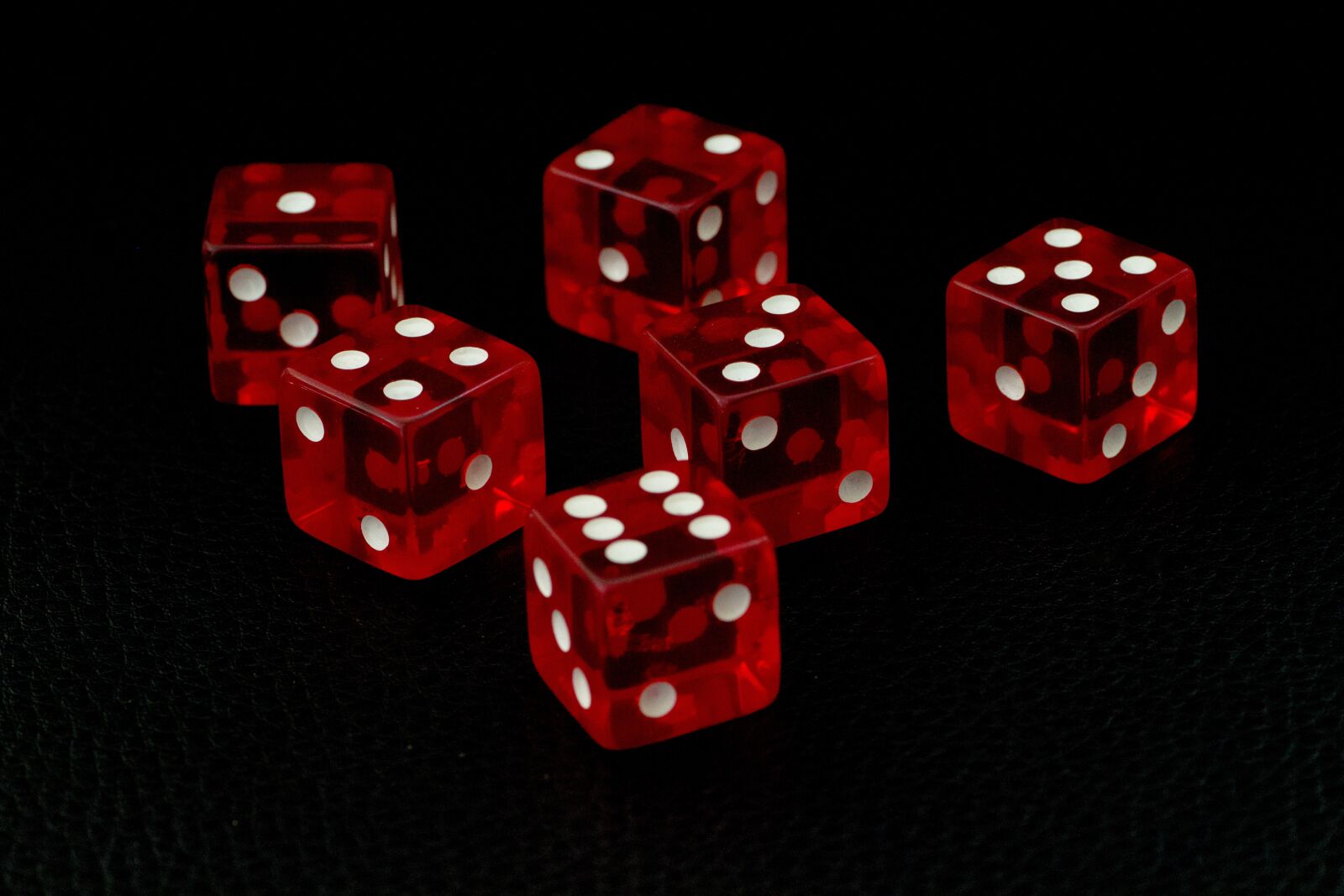 Canon EOS 650D (EOS Rebel T4i / EOS Kiss X6i) sample photo. Cube, red, crystal optics photography