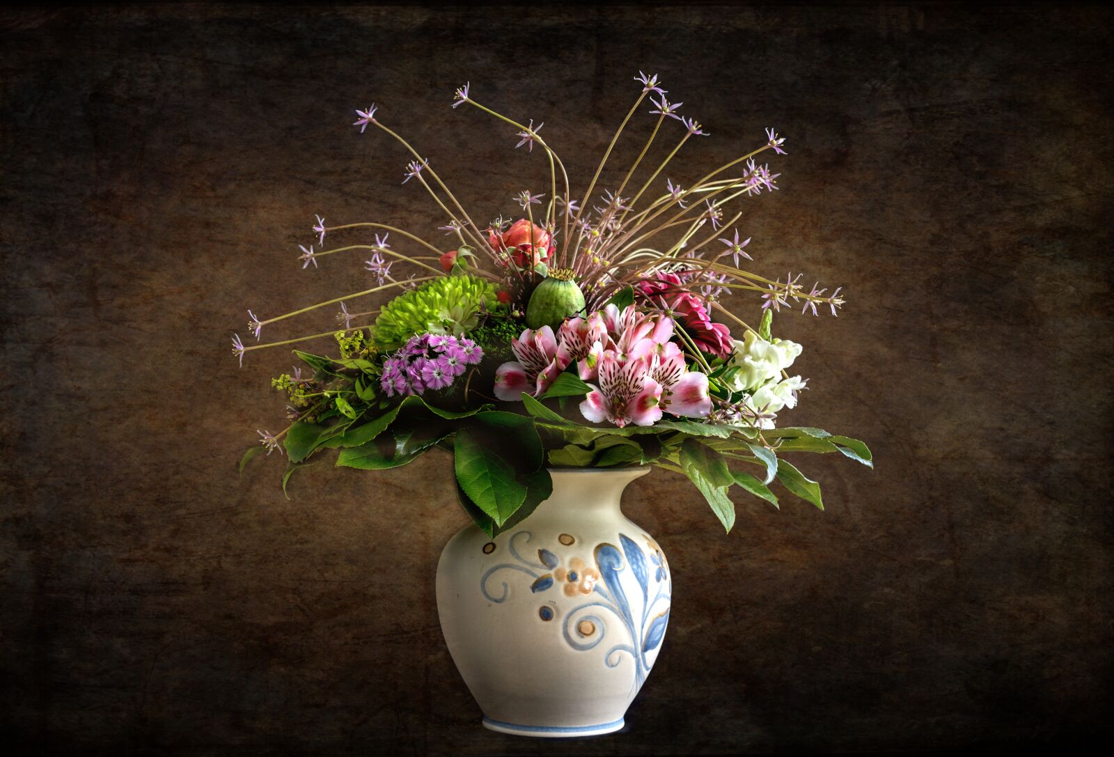 Sony a7 II + Sony Sonnar T* FE 55mm F1.8 ZA sample photo. Flowers, bouquet, vase photography
