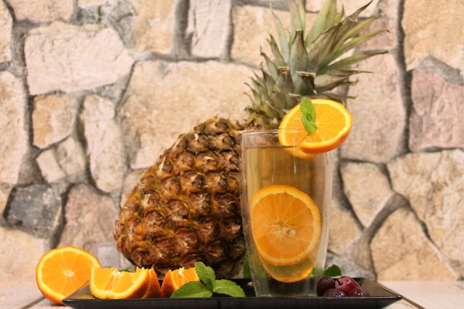 Canon EOS 700D (EOS Rebel T5i / EOS Kiss X7i) sample photo. Pineapple, fruit, yellow photography