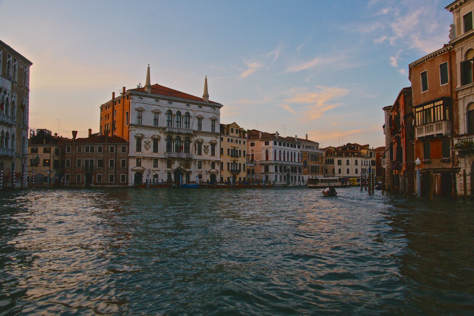 Sony Alpha DSLR-A850 sample photo. Venice, canal, architecture photography