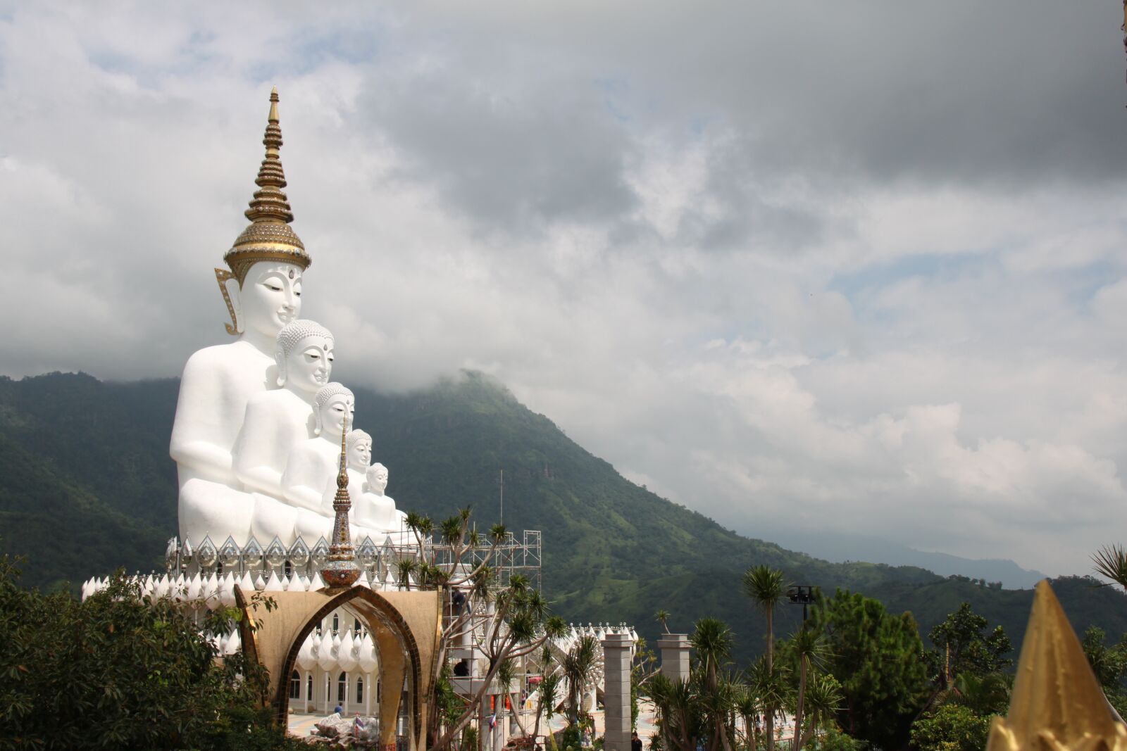 Canon EOS 500D (EOS Rebel T1i / EOS Kiss X3) sample photo. Mountain, temple, buddha photography
