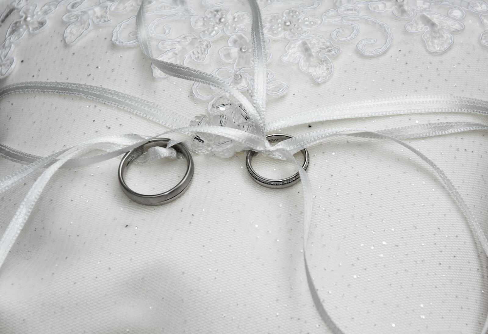 Nikon D5200 sample photo. Wedding rings, rings, marriage photography