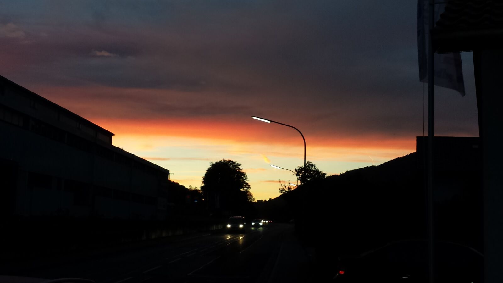 Samsung Galaxy S4 sample photo. Sonenuntergang, after work, lights photography