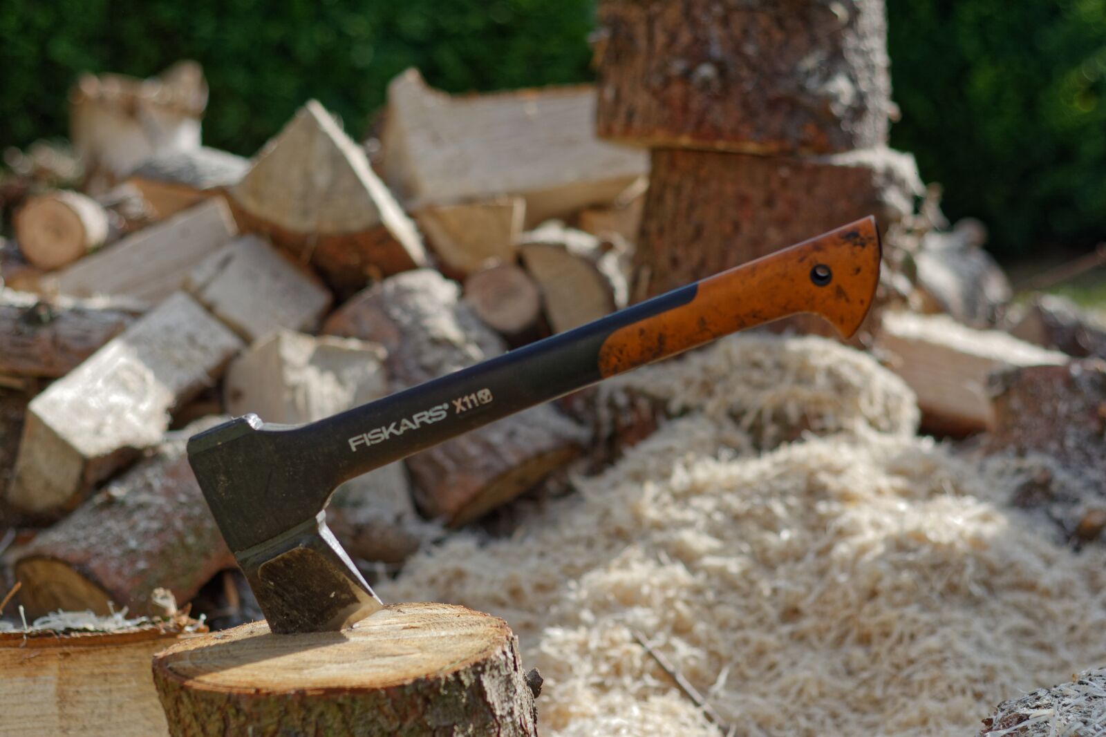 Nikon D5200 sample photo. Ax, chop, wood photography
