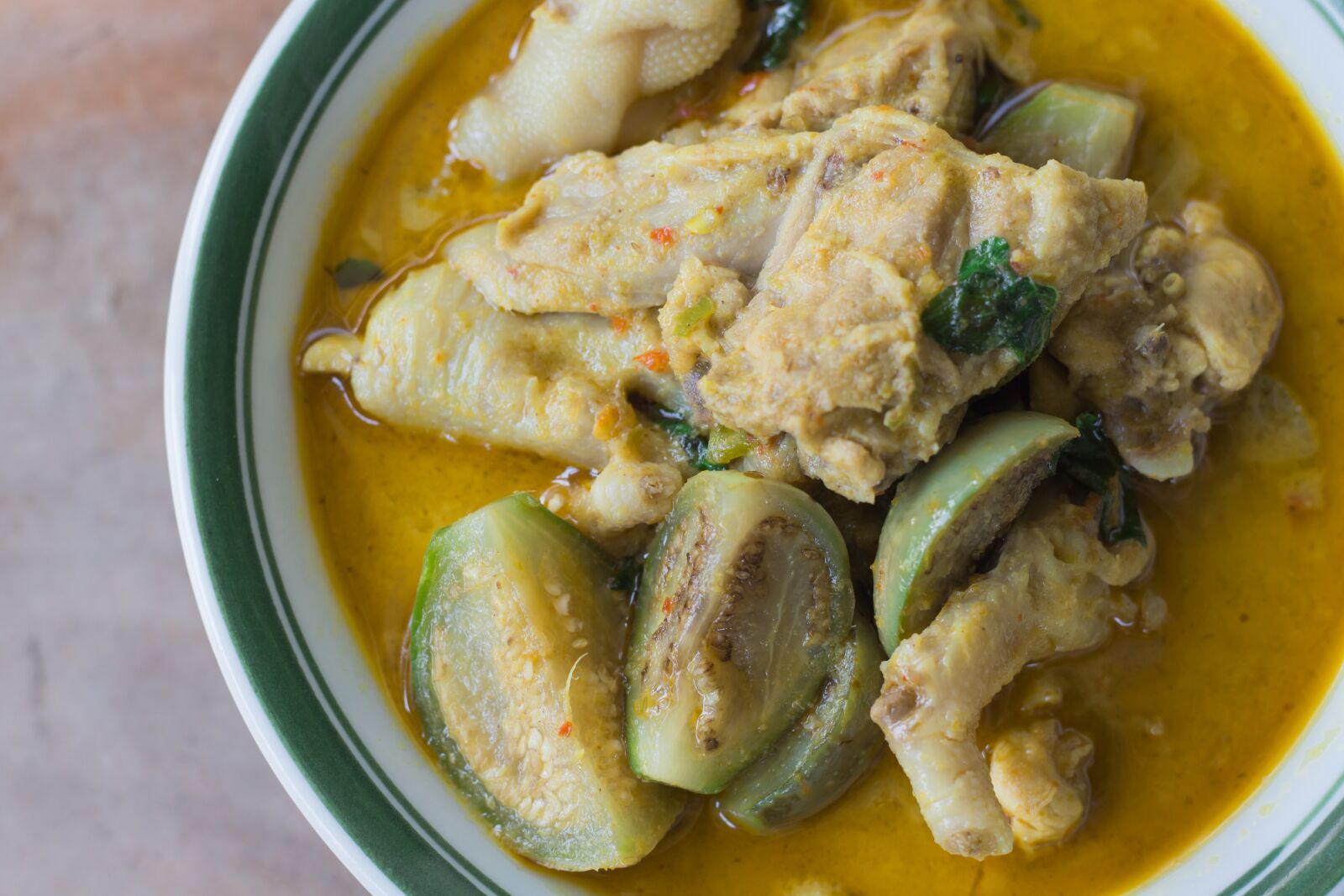 Canon EOS 700D (EOS Rebel T5i / EOS Kiss X7i) + Canon EF 50mm F1.8 STM sample photo. Curry, green curry, chicken photography
