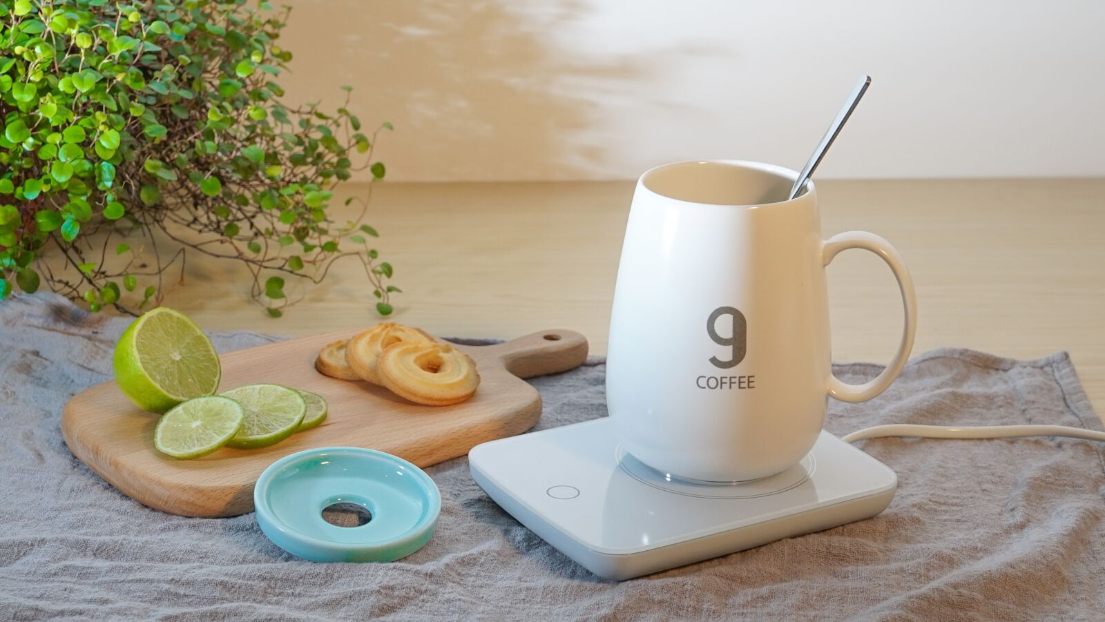 Sony a7 II + Sony FE 28-70mm F3.5-5.6 OSS sample photo. Heating cup, cup, fruit photography