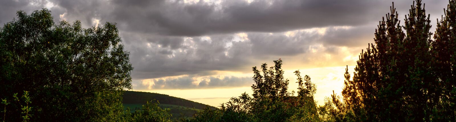 E 50mm F1.8 OSS sample photo. Clouds, mountain, panorama photography