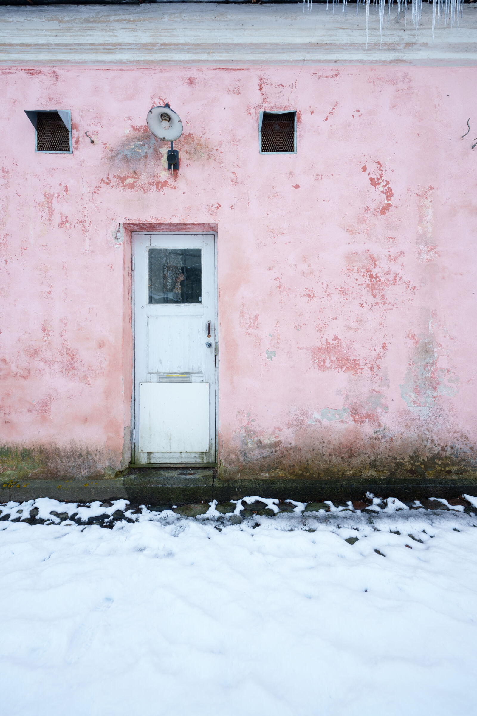 Sigma 14mm F1.4 DG DN sample photo. Pink building photography
