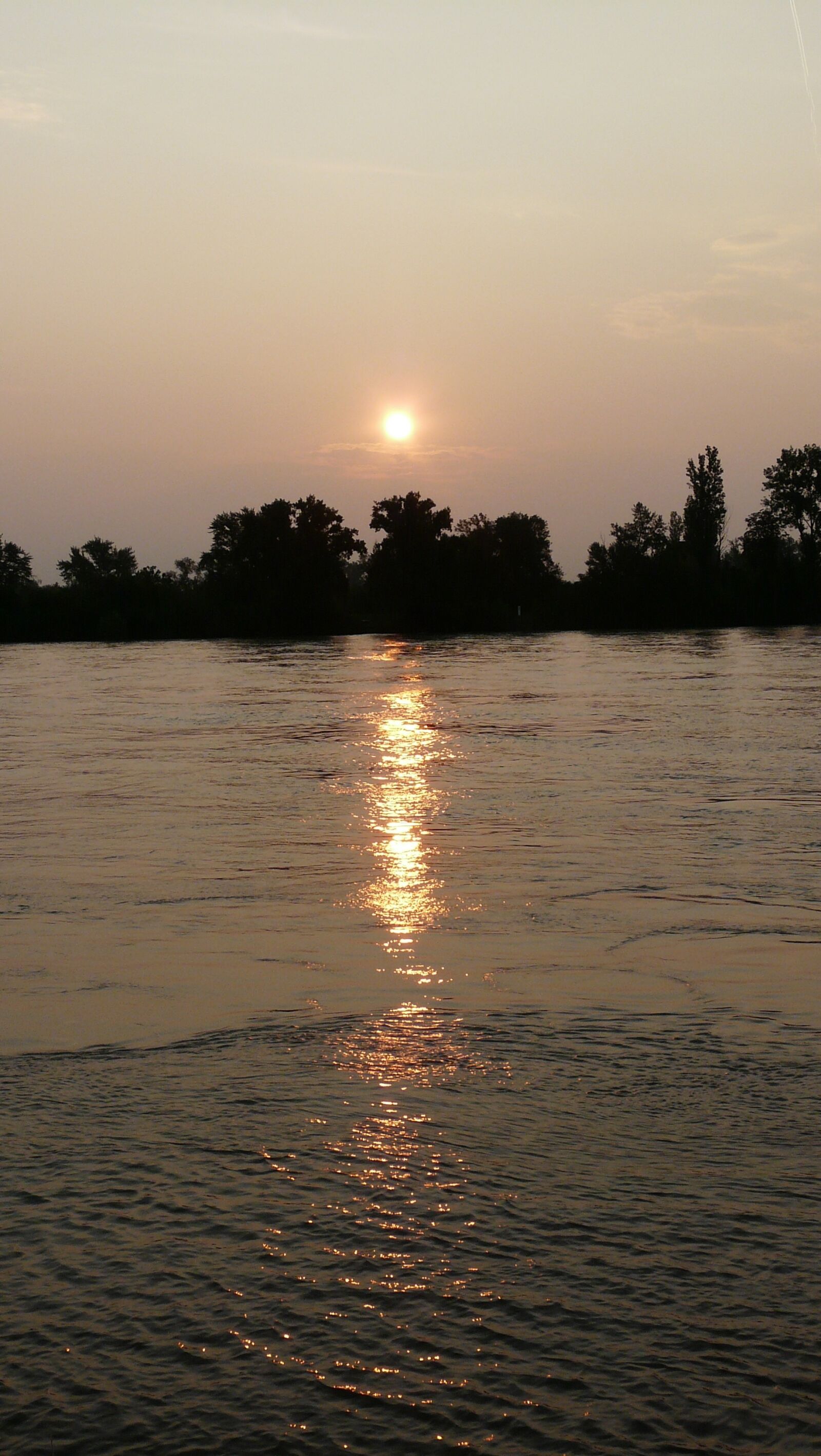 Panasonic DMC-FZ18 sample photo. Sunrise, nierstein, river photography