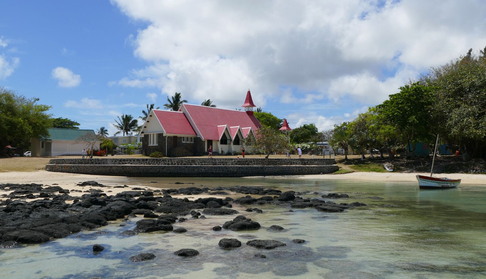 Panasonic Lumix DMC-FZ1000 sample photo. Cap malheureux, mauritius, church photography