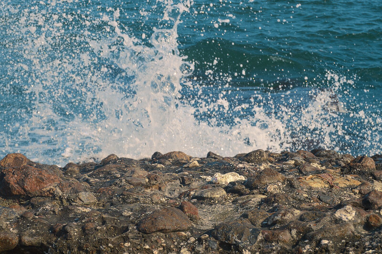 Nikon D3200 sample photo. Sea, wave, rocks photography