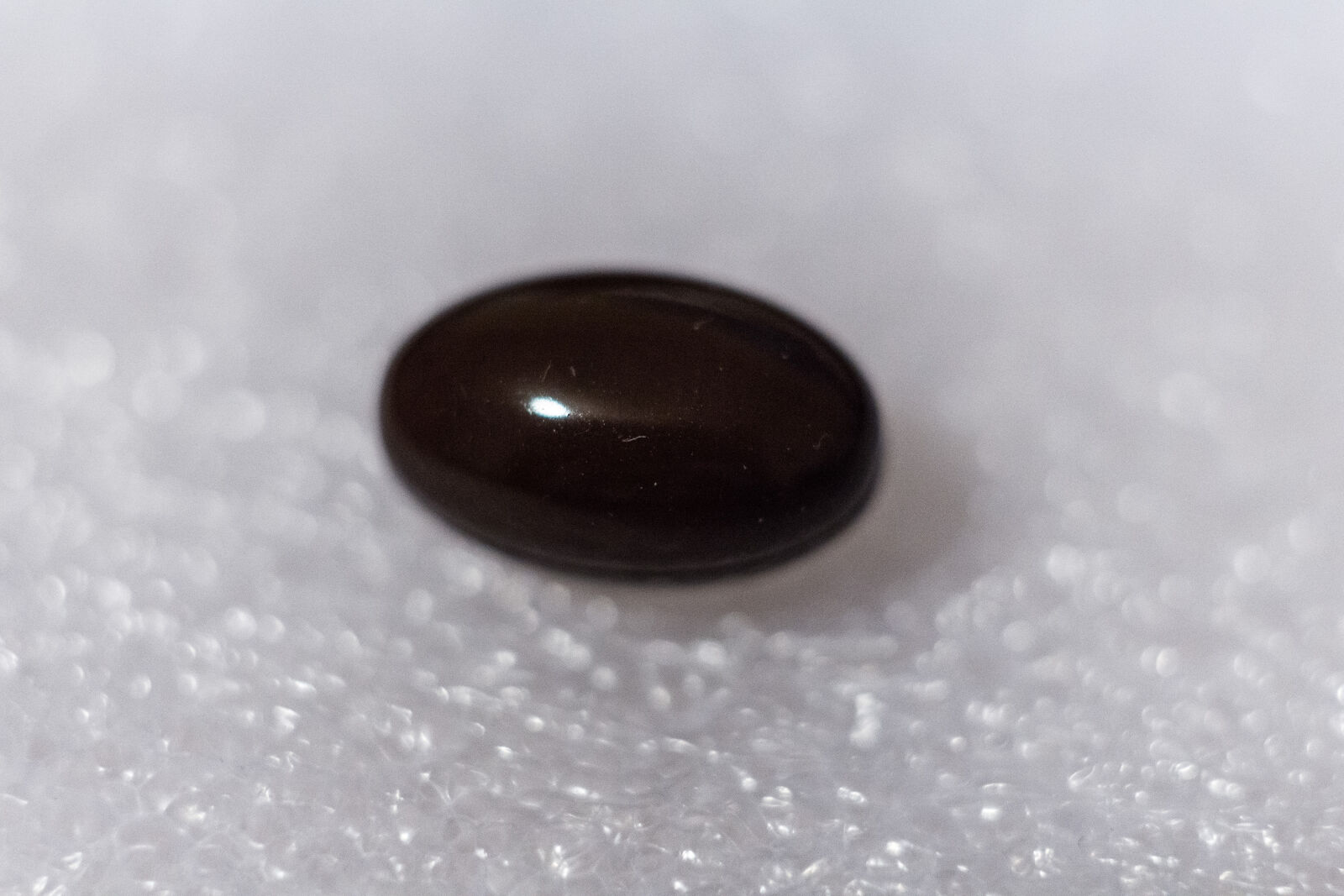 Sony a6000 + E 60mm F2.8 sample photo. Black, minimalistic, night, pill photography
