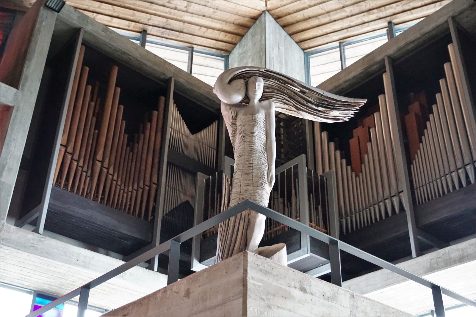 Sony ILCA-77M2 + Sony DT 16-50mm F2.8 SSM sample photo. Architecture, building, wood photography