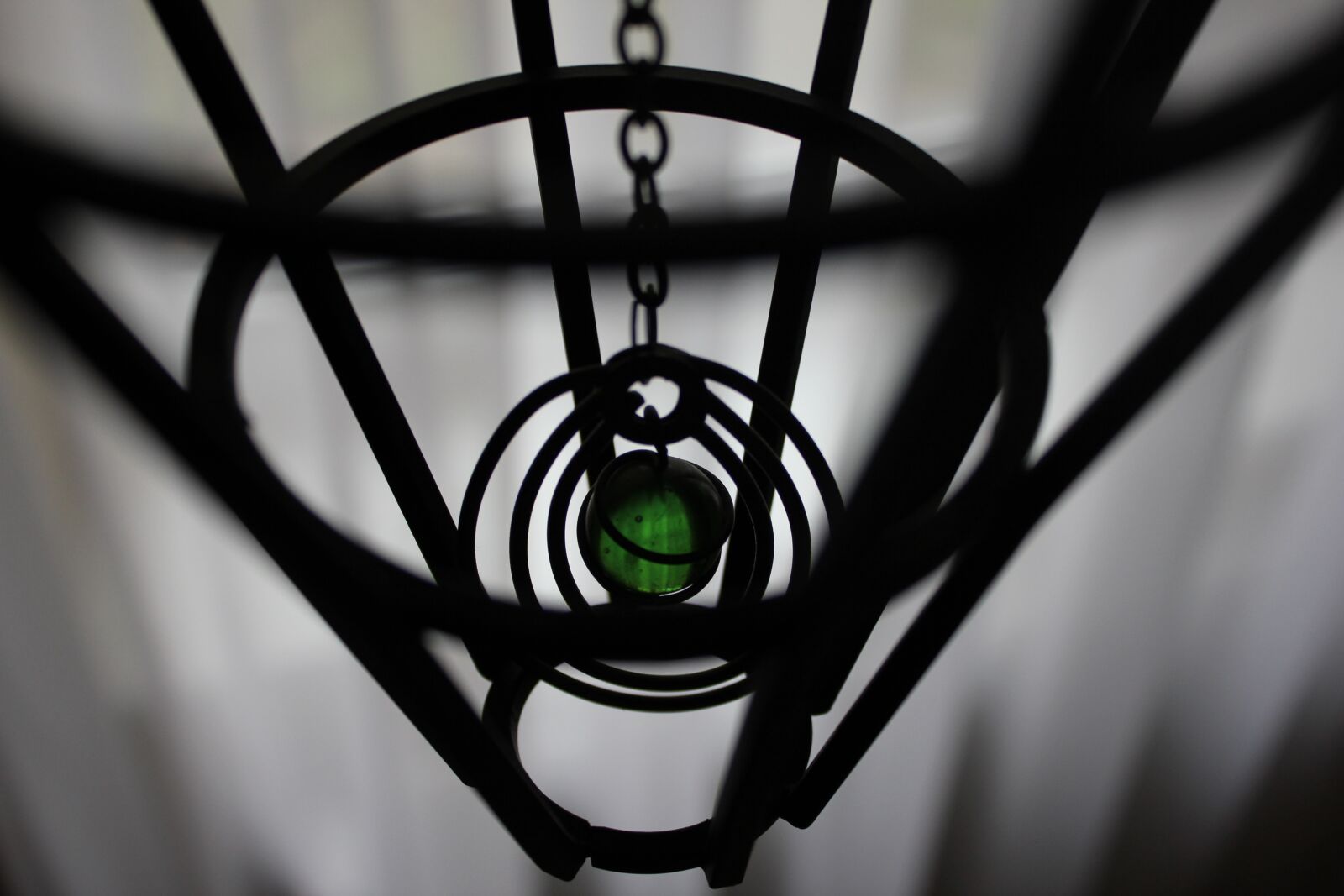 Canon EOS 550D (EOS Rebel T2i / EOS Kiss X4) sample photo. Metal, glass, shadow photography